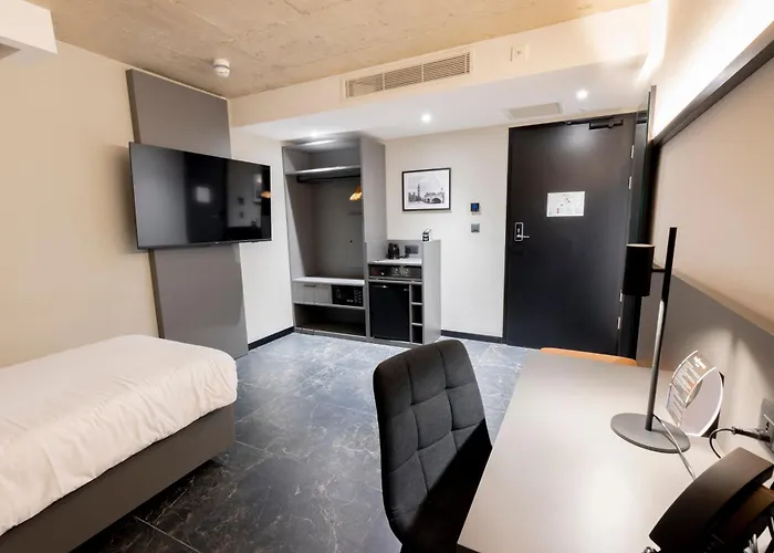 The Londoner Hotel St. Julian\'S